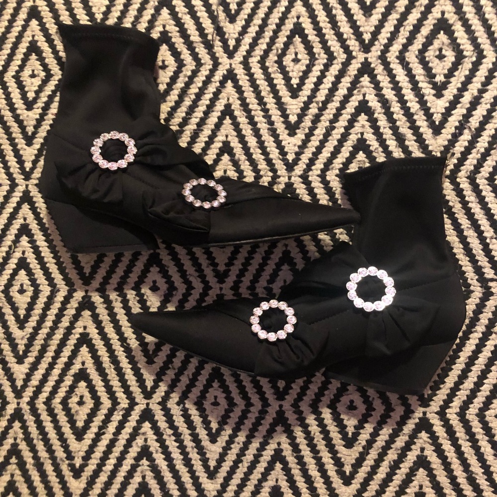 Zara size 6 booties